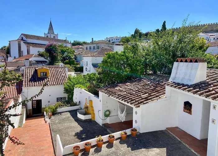 Patio Da Muralha بيت للعطل